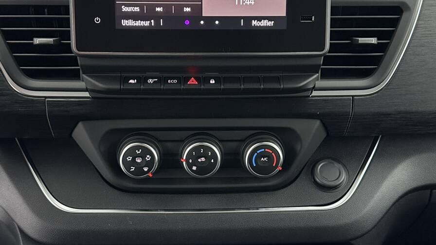 Mandataire Automobile occasion, recherche de Nissan Primastar-combi-ii-l2h1-3-0t-2-0-dci-150ch-acenta - E-Motors