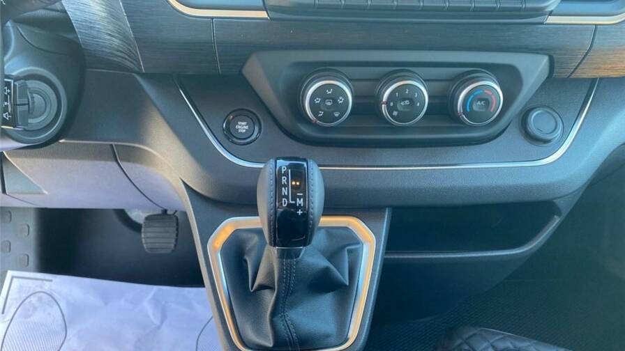 Mandataire Automobile occasion, recherche de Nissan Primastar-combi-l2h1-3-0t-2-0-dci-150-s-s-dct-gsr2b-n-connecta - E-Motors
