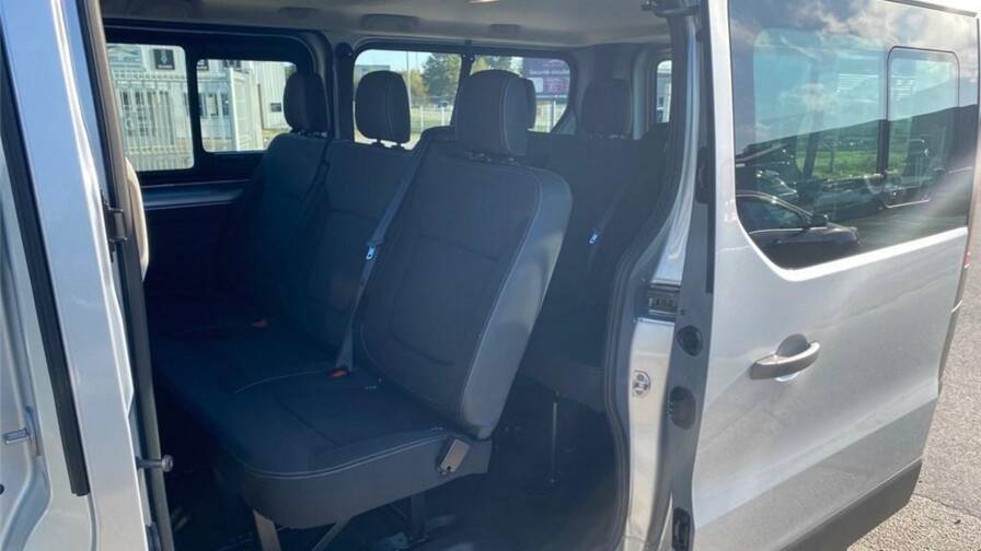 Mandataire Automobile occasion, recherche de Nissan Primastar-combi-l2h1-3-0t-2-0-dci-150-s-s-dct-gsr2b-n-connecta - E-Motors