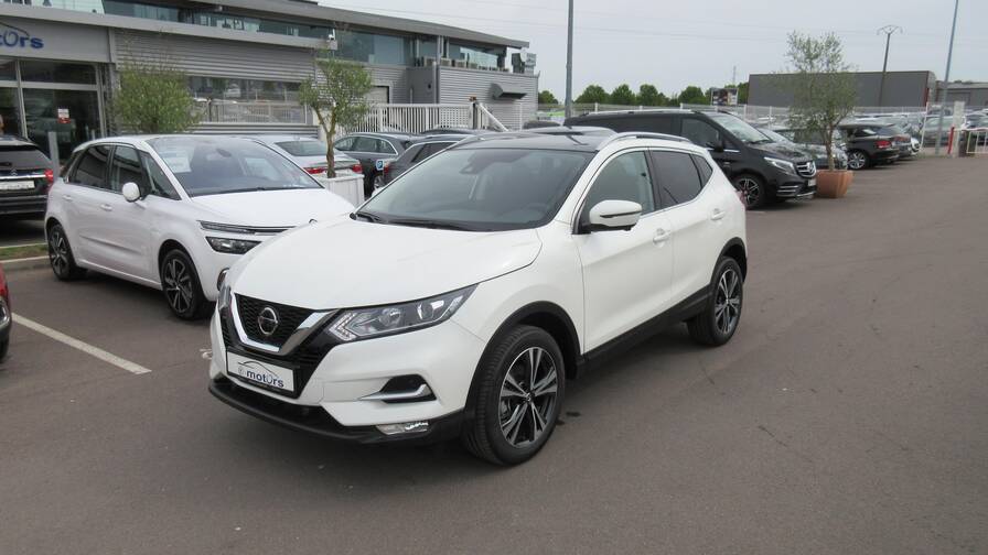 Avis-mandataire-auto-Emotors-Nissan-Qashqai-N-connecta-dci-115-dct-4x2-plus-toit-pano-plus-full-led.