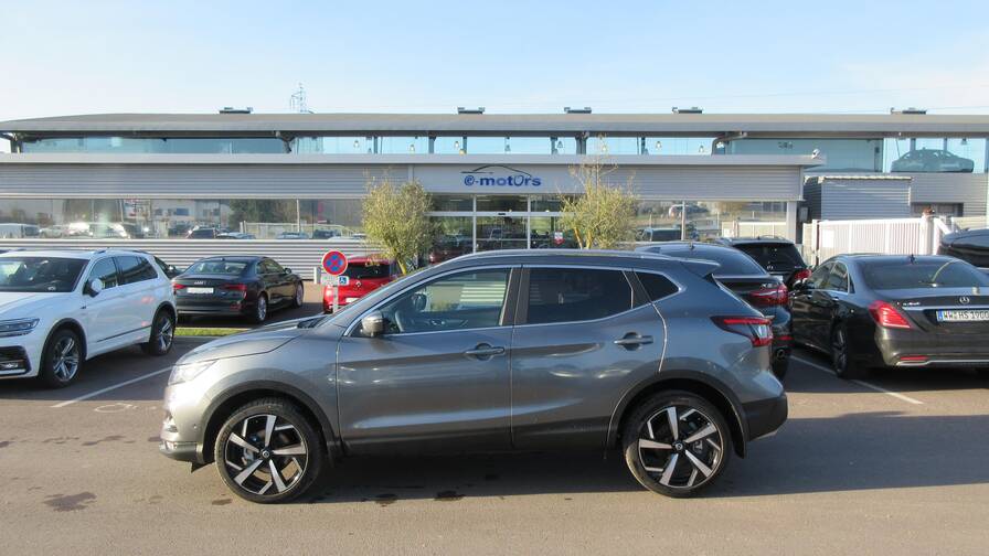 Avis-mandataire-auto-Emotors-Nissan-Qashqai-N-connecta-dci-115-4x2-plus-toit-pano-full-led.