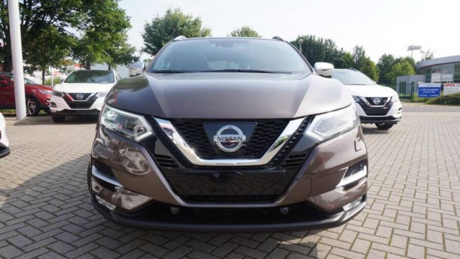 Avis-mandataire-auto-Emotors-Nissan-Qashqai-Tekna-dci-130-xtronic-4x2-plus-toit.