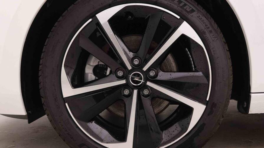 Mandataire Automobile neuf, recherche de Opel Astra-1-2-hybrid-136-bva8-gs-line - E-Motors