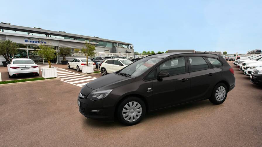 Avis-mandataire-auto-Emotors-Opel-Astra-sports-tourer-Connect-cdti-110-start-stop-plus-gps.