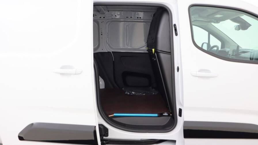Mandataire Automobile neuf, recherche de Opel Combo-new-cargo-l1h1-light-1-5-turbo-d-100-s-s-mt6 - E-Motors