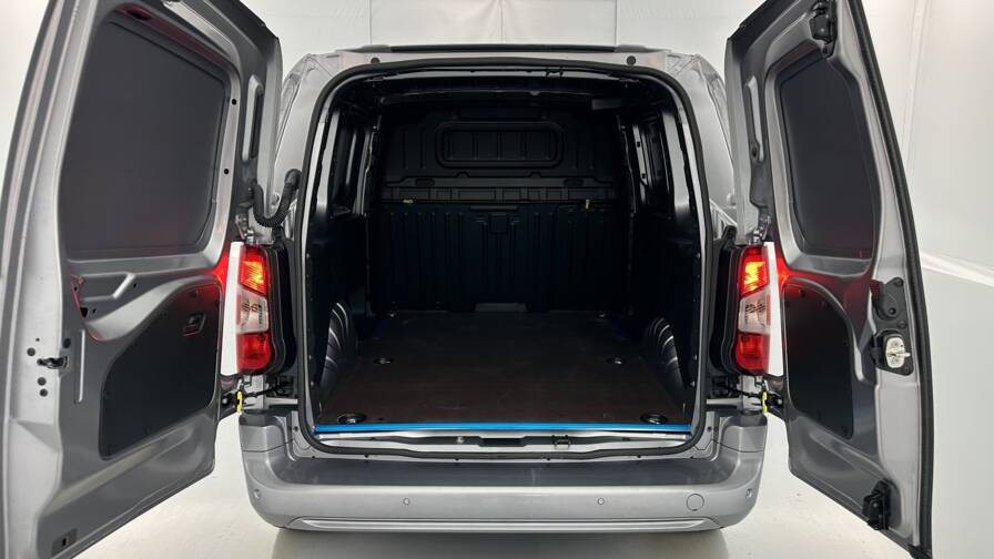 Mandataire Automobile neuf, recherche de Opel Combo-cargo-m-650kg-1-5-bluehdi-100ch - E-Motors