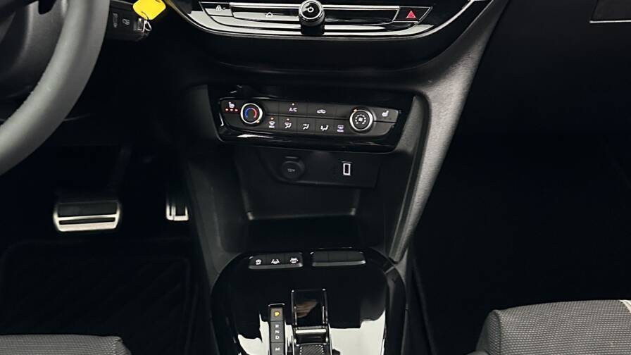 Mandataire Automobile occasion, recherche de Opel Corsa-1-2-turbo-100ch-gs-bva8 - E-Motors