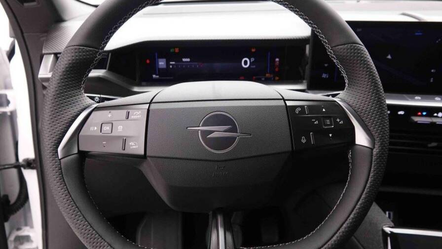 Mandataire Automobile neuf, recherche de Opel Grandland-1-2-t-hybrid-145-gs - E-Motors