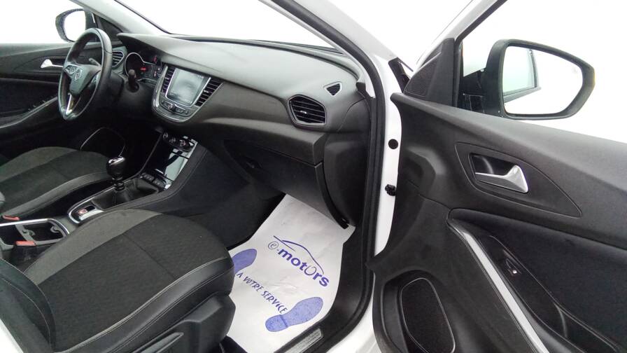 Mandataire Automobile occasion, recherche de Opel Grandland-x-1-2-turbo-130-innovation - E-Motors