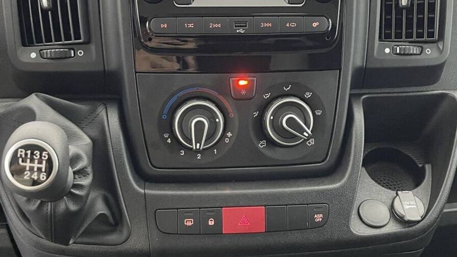 Mandataire Automobile neuf, recherche de Opel Movano-l2h2-35-2-2-bluehdi-140ch-essentia - E-Motors