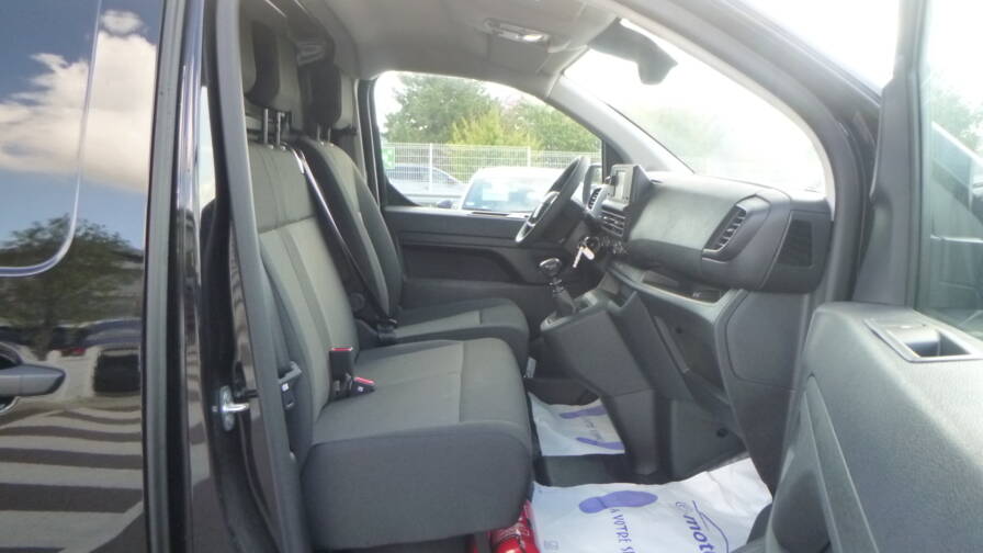 Mandataire Automobile neuf, recherche de Opel Vivaro-vivaro-m-2-0-bluehdi-145ch - E-Motors