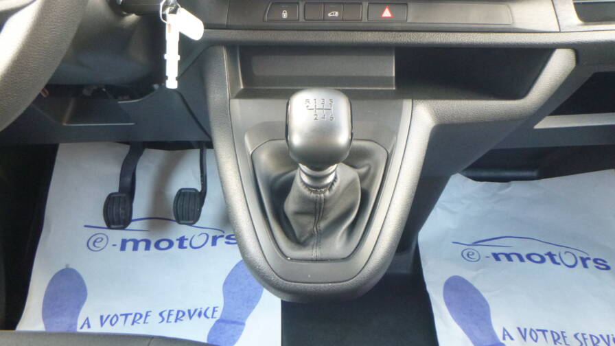 Mandataire Automobile neuf, recherche de Opel Vivaro-vivaro-m-2-0-bluehdi-145ch - E-Motors