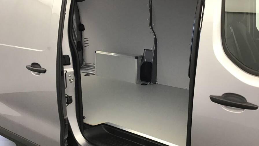 Mandataire Automobile neuf, recherche de Opel Vivaro-fourgon-l3-van-2-0-turbo-d-145 - E-Motors