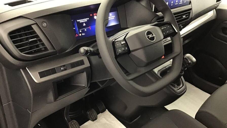 Mandataire Automobile neuf, recherche de Opel Vivaro-fourgon-l3-van-2-0-turbo-d-145 - E-Motors