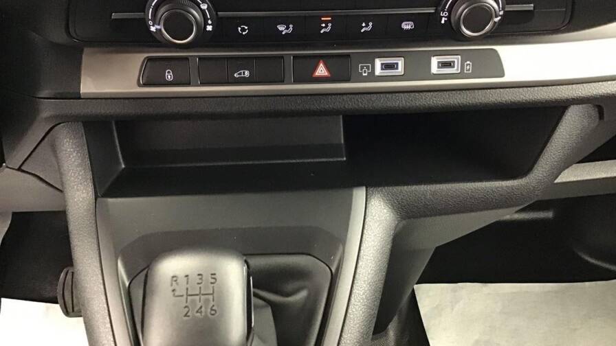 Mandataire Automobile neuf, recherche de Opel Vivaro-fourgon-l3-van-2-0-turbo-d-145 - E-Motors