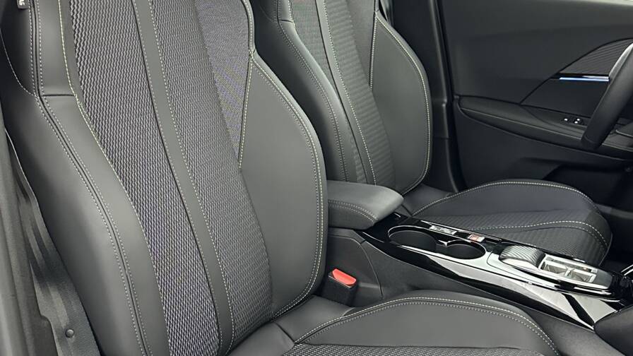 Mandataire Automobile neuf, recherche de Peugeot 2008-1-2-hybrid-145ch-gt-e-dcs6 - E-Motors