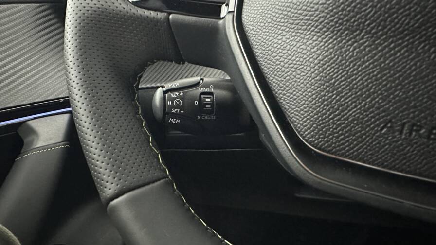 Mandataire Automobile neuf, recherche de Peugeot 2008-1-2-hybrid-145ch-gt-e-dcs6 - E-Motors