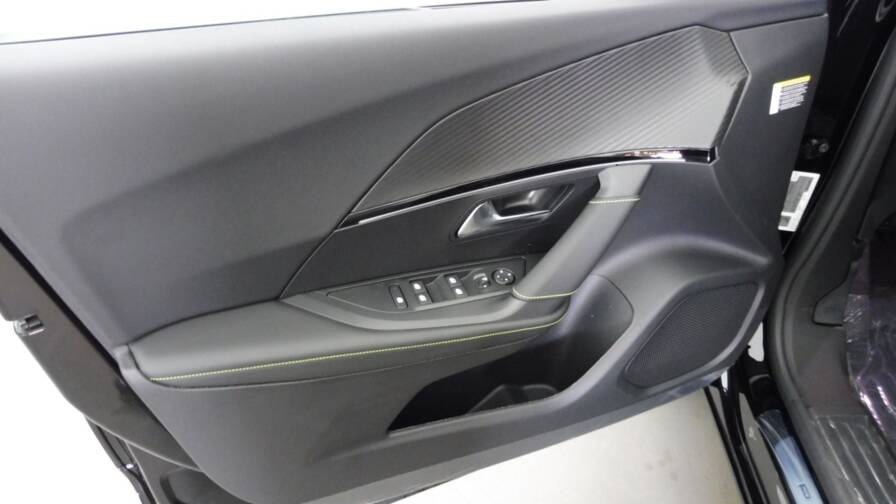 Mandataire Automobile neuf, recherche de Peugeot 2008-1-2-hybrid-145ch-gt-e-dcs6 - E-Motors