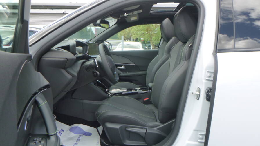 Mandataire Automobile neuf, recherche de Peugeot 2008-hybrid-145-e-dcs6-gt-plus-toit-pano - E-Motors