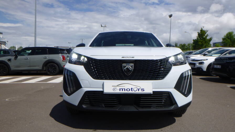 Mandataire Automobile neuf, recherche de Peugeot 2008-hybrid-136-e-dcs6-style-plus-pack-navigation-visiopark - E-Motors