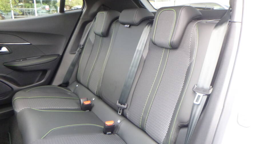 Mandataire Automobile neuf, recherche de Peugeot 2008-hybrid-145-e-dcs6-gt-plus-toit-pano - E-Motors