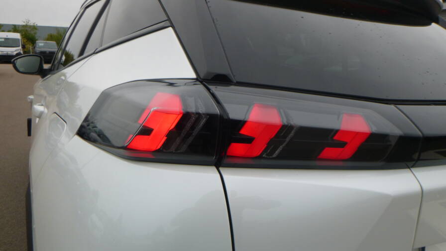 Mandataire Automobile occasion, recherche de Peugeot 2008-puretech-100-s-s-bvm6-allure - E-Motors