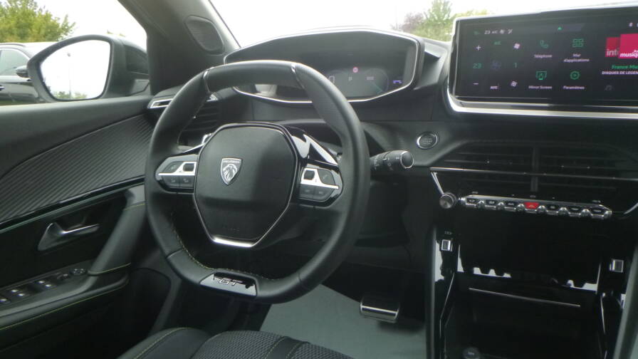 Mandataire Automobile occasion, recherche de Peugeot 2008-puretech-130-s-s-eat8-gt - E-Motors