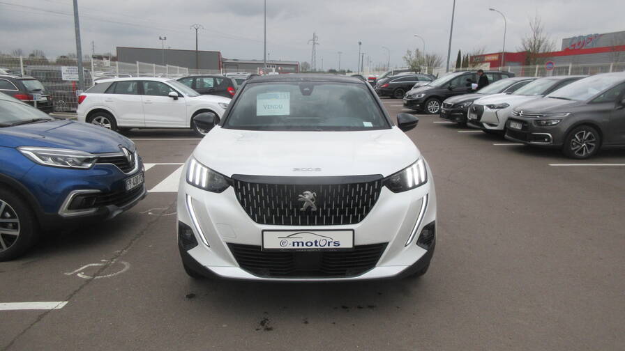 Avis-mandataire-auto-Emotors-Peugeot-2008-Allure-navi-pack-bluehdi-130-eat8-plus-projecteurs-antibrouillard-led.