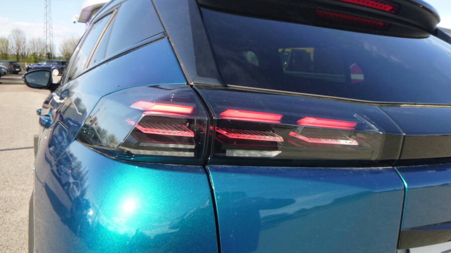 Mandataire Automobile neuf, recherche de Peugeot 2008-hybrid-145-e-dcs6-gt-plus-si-ge-lectrique-plus-cam-ra-360 - E-Motors