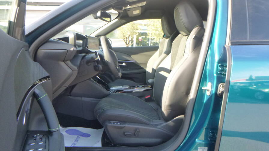 Mandataire Automobile neuf, recherche de Peugeot 2008-hybrid-145-e-dcs6-gt-plus-si-ge-lectrique-plus-cam-ra-360 - E-Motors
