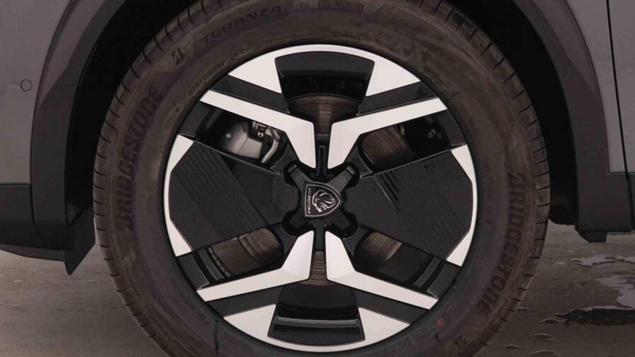 Mandataire Automobile neuf, recherche de Peugeot 2008-1-2-hybrid-145-edcs6-allure - E-Motors