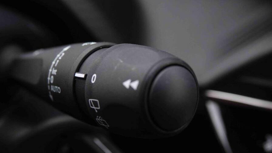 Mandataire Automobile neuf, recherche de Peugeot 2008-1-2-hybrid-145-edcs6-allure - E-Motors