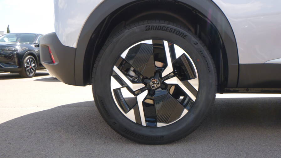 Mandataire Automobile neuf, recherche de Peugeot 2008-hybrid-145-e-dcs6-gt-plus-toit-pano - E-Motors