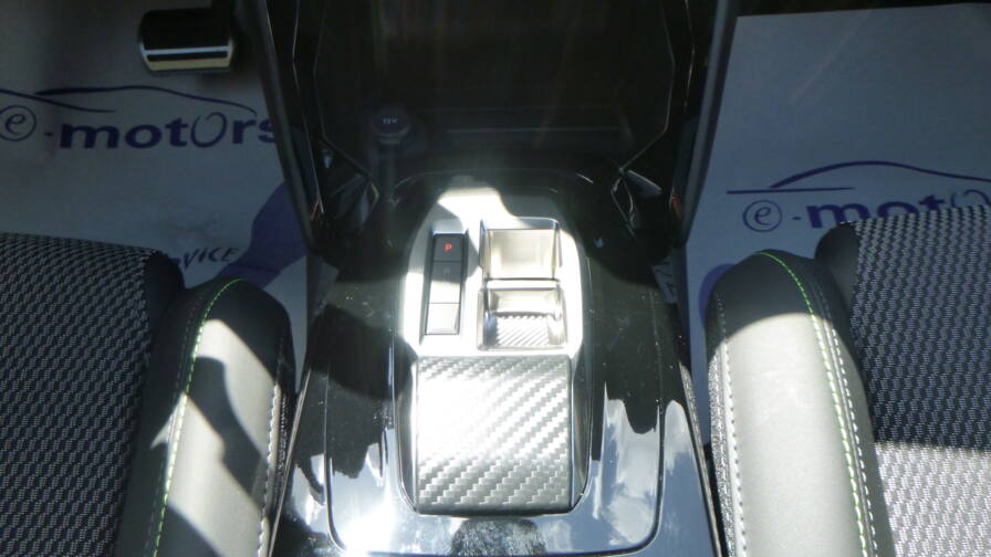 Mandataire Automobile neuf, recherche de Peugeot 2008-hybrid-145-e-dcs6-gt-plus-toit-pano - E-Motors