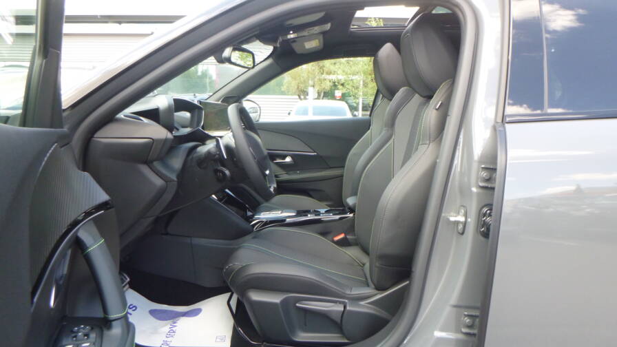 Mandataire Automobile neuf, recherche de Peugeot 2008-hybrid-145-e-dcs6-gt-plus-toit-pano - E-Motors