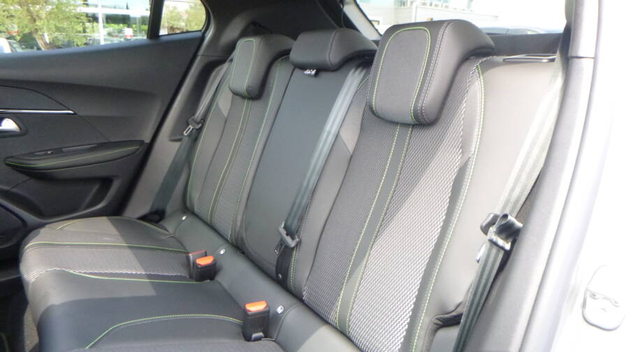 Mandataire Automobile neuf, recherche de Peugeot 2008-hybrid-145-e-dcs6-gt-plus-toit-pano - E-Motors