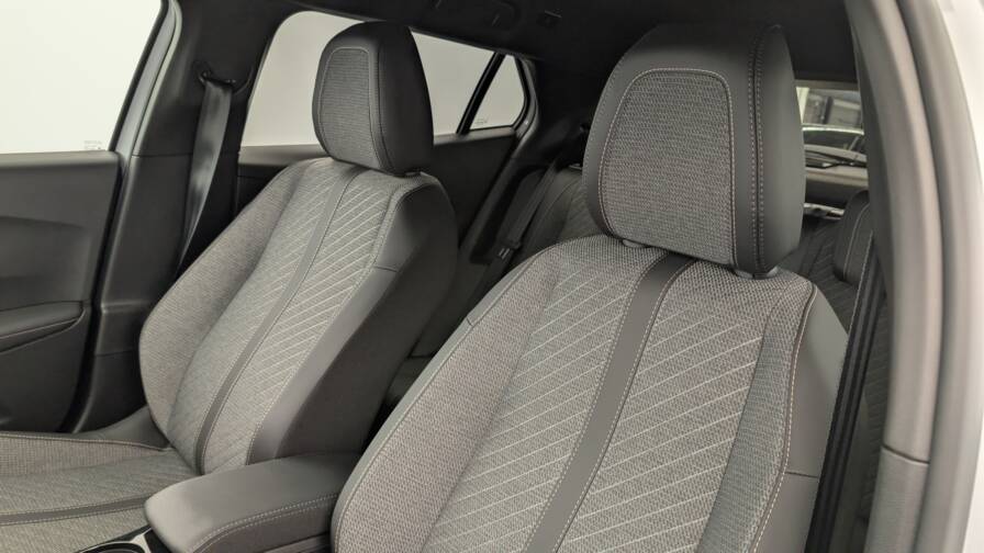 Mandataire Automobile occasion, recherche de Peugeot 2008-hybrid-136-e-dcs6-allure - E-Motors