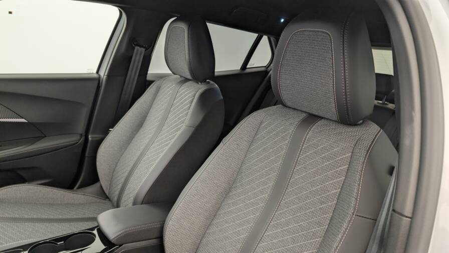 Mandataire Automobile occasion, recherche de Peugeot 2008-hybrid-136-e-dcs6-allure - E-Motors