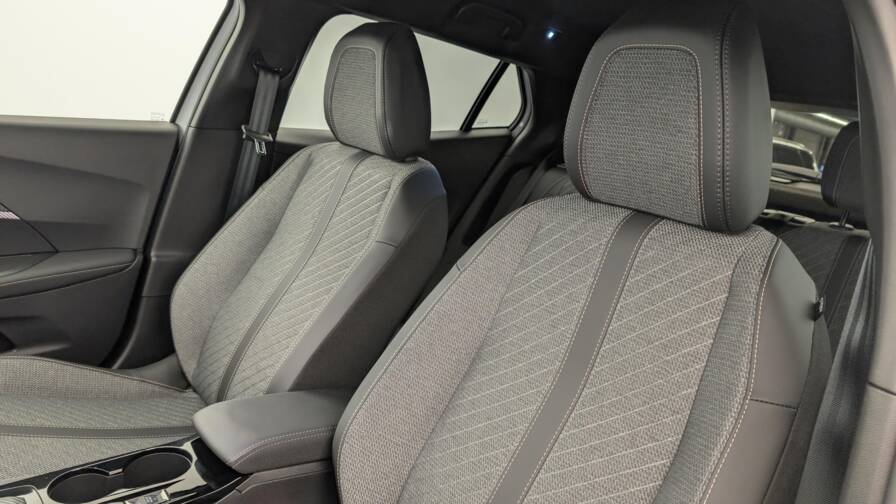 Mandataire Automobile occasion, recherche de Peugeot 2008-hybrid-136-e-dcs6-allure - E-Motors