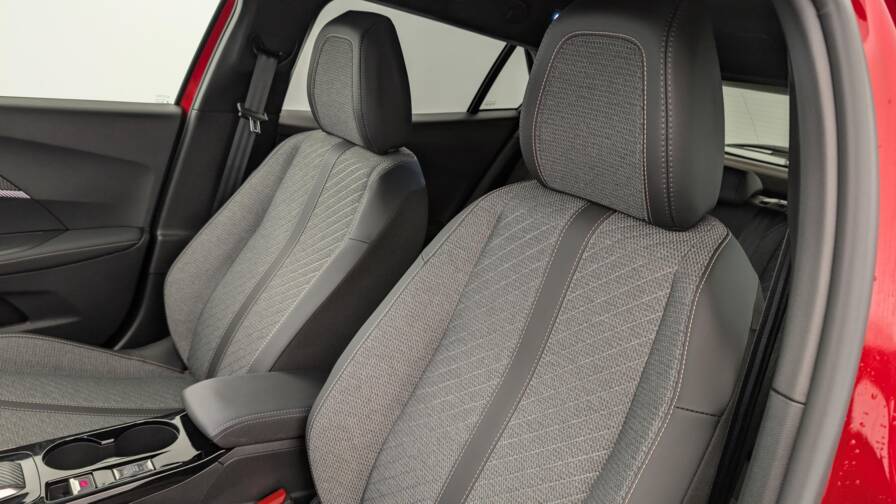 Mandataire Automobile occasion, recherche de Peugeot 2008-hybrid-136-e-dcs6-allure - E-Motors