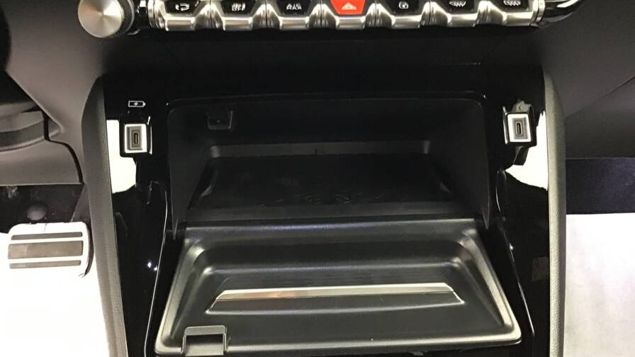 Mandataire Automobile occasion, recherche de Peugeot 2008-hybrid-145-e-dcs6-gt - E-Motors