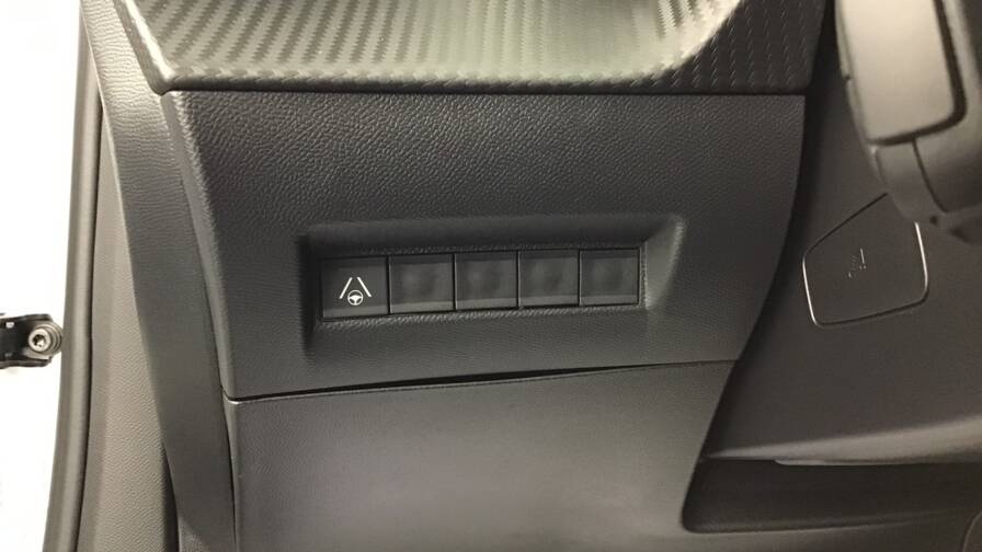 Mandataire Automobile occasion, recherche de Peugeot 2008-hybrid-145-e-dcs6-gt - E-Motors