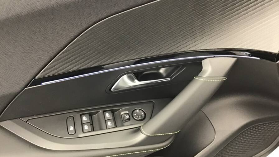 Mandataire Automobile occasion, recherche de Peugeot 2008-hybrid-145-e-dcs6-gt - E-Motors