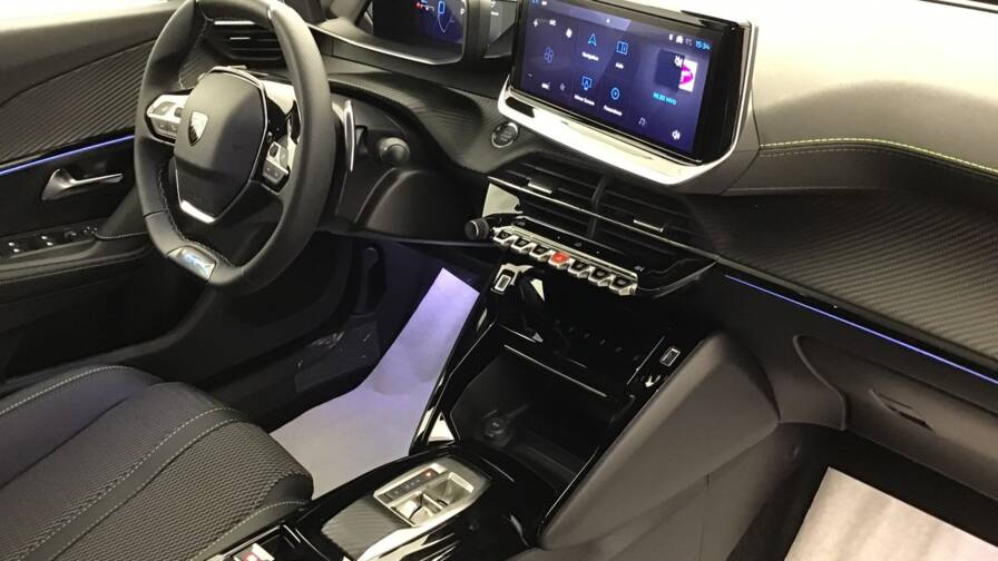 Mandataire Automobile occasion, recherche de Peugeot 2008-hybrid-145-e-dcs6-gt - E-Motors