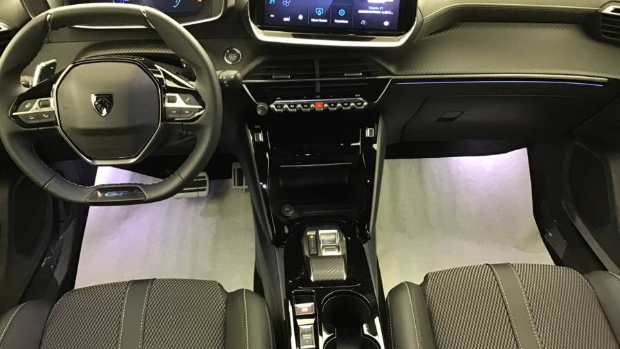 Mandataire Automobile occasion, recherche de Peugeot 2008-hybrid-145-e-dcs6-gt - E-Motors