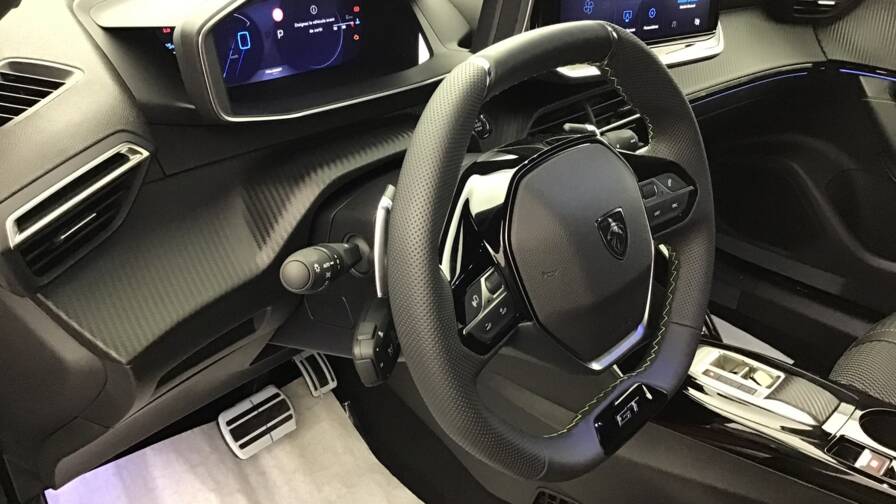 Mandataire Automobile occasion, recherche de Peugeot 2008-hybrid-145-e-dcs6-gt - E-Motors