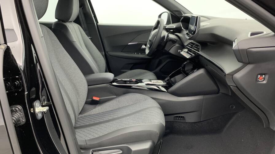 Mandataire Automobile neuf, recherche de Peugeot 2008-hybrid-145-e-dcs6-allure - E-Motors