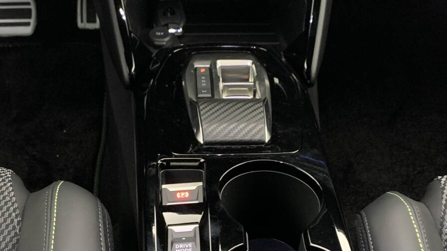 Mandataire Automobile neuf, recherche de Peugeot 2008-hybrid-145-e-dcs6-gt - E-Motors