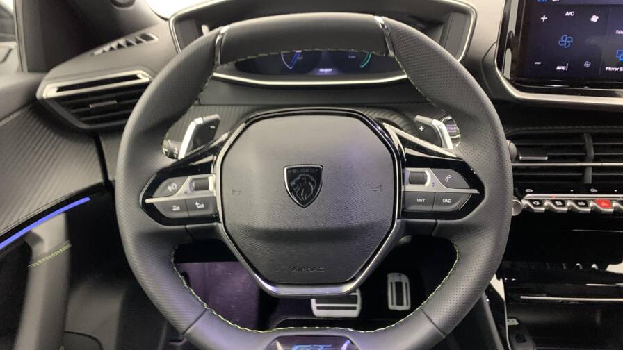 Mandataire Automobile neuf, recherche de Peugeot 2008-hybrid-145-e-dcs6-gt - E-Motors