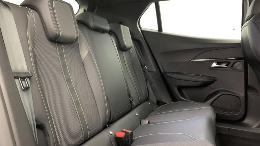 Mandataire Automobile neuf, recherche de Peugeot 2008-hybrid-145-e-dcs6-gt - E-Motors